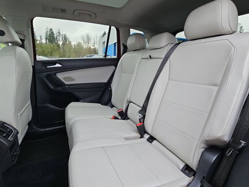 Used 2018 Volkswagen Tiguan SE image 25