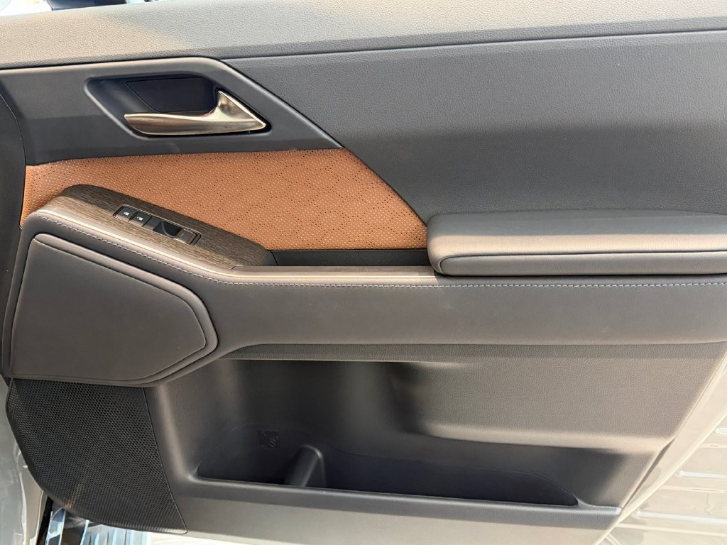 Certified 2025 Lexus GX 550 AWD/4WD image 30