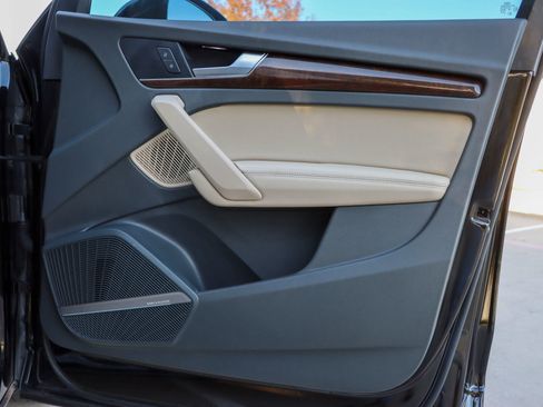 Used 2019 Audi Q5 2.0T Premium Plus w/ Premium Plus Package image 10