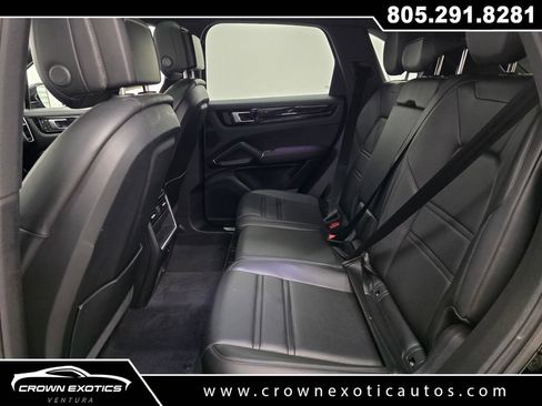 Used 2022 Porsche Cayenne AWD/4WD image 20