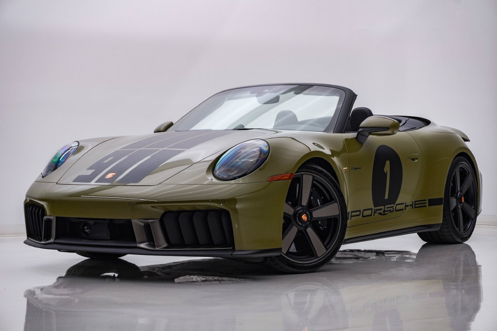 Used 2026 Porsche 911 Carrera 4 GTS AWD/4WD image 1