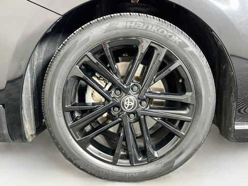 Used 2025 Toyota Camry SE FWD image 11