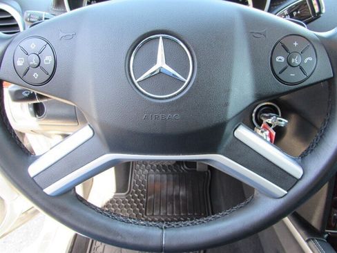 Used 2011 Mercedes-Benz GL 450 4MATIC image 19
