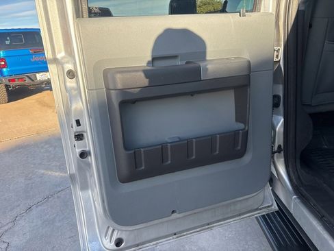 Used 2012 Ford F250 XLT w/ Camper Pkg image 17