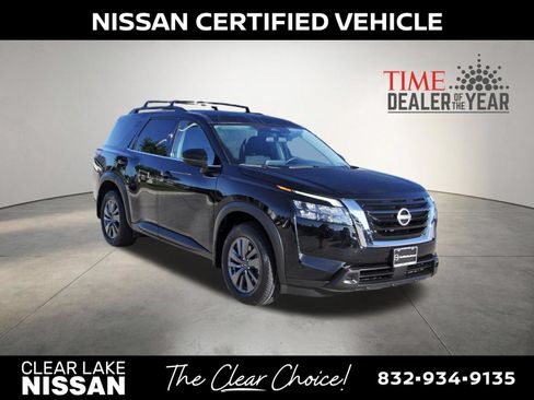 Certified 2025 Nissan Pathfinder SV FWD image 9