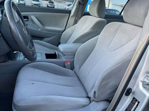 Used 2010 Toyota Camry LE image 18