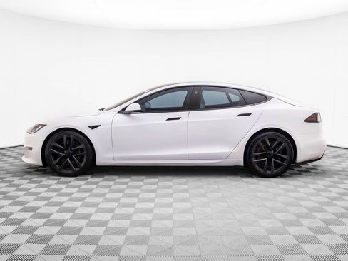 Used 2022 Tesla Model S image 2