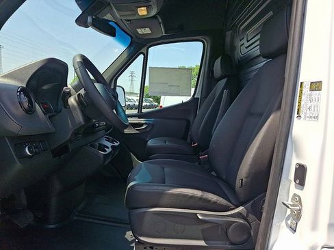 Used 2025 Mercedes-Benz Sprinter 2500 image 12