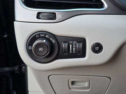 Used 2020 Jeep Cherokee Limited w/ Technology Group image 42