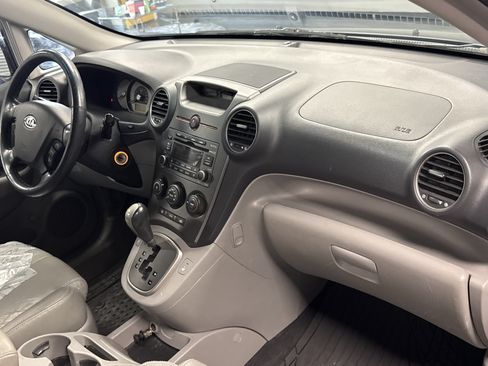 Used 2007 Kia Rondo EX w/ Premium Pkg FWD image 9