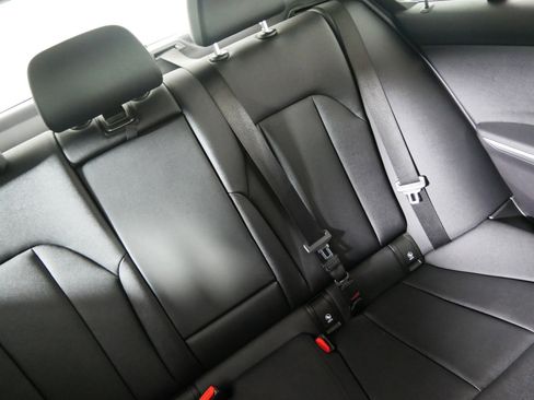 Used 2021 BMW 330e xDrive w/ Convenience Package image 14