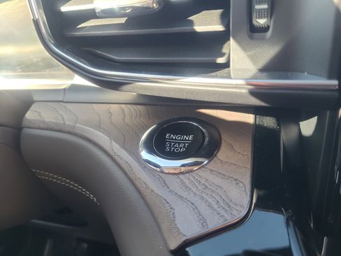 Certified 2023 Ford Explorer Platinum w/ Technology Package image 30