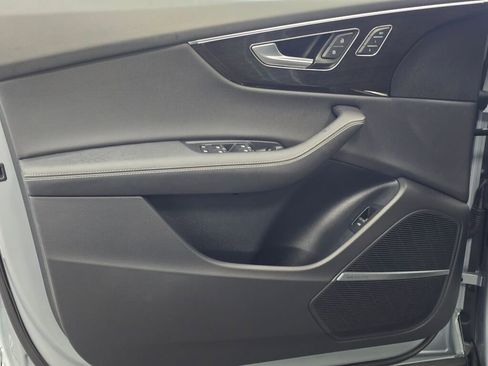 Used 2024 Audi Q8 Prestige w/ Prestige Package image 34