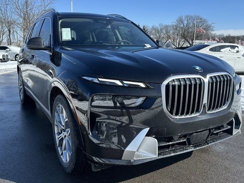 Certified 2025 BMW X7 xDrive40i w/ Executive Package AWD/4WD image 2