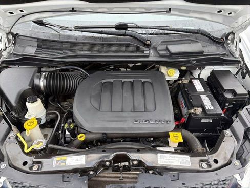 Used 2019 Dodge Grand Caravan SXT image 35