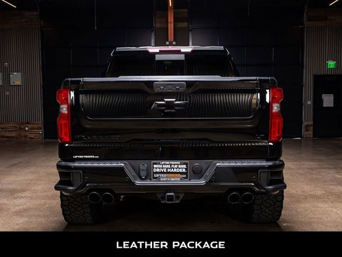 Used 2021 Chevrolet Silverado 1500 LT Trail Boss w/ Convenience Package II image 7