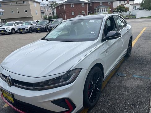 New 2026 Volkswagen Jetta GLI Autobahn FWD image 31
