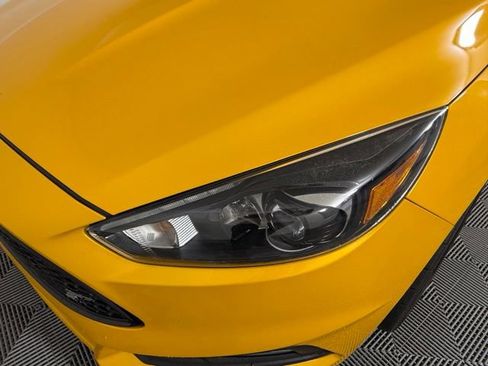 Used 2016 Ford Focus ST w/ Equipment Group 402A FWD image 12