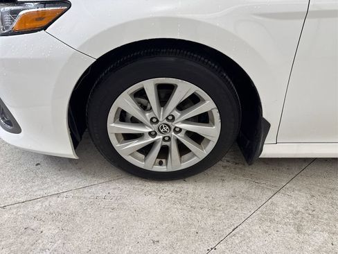 Used 2022 Toyota Camry LE FWD image 11