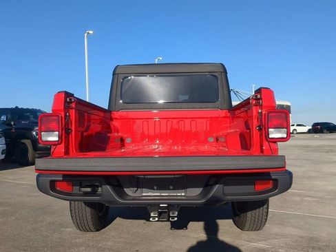 New 2026 Jeep Gladiator Sport image 14