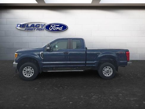 Used 2017 Ford F250 XL w/ STX Appearance Package AWD/4WD image 3