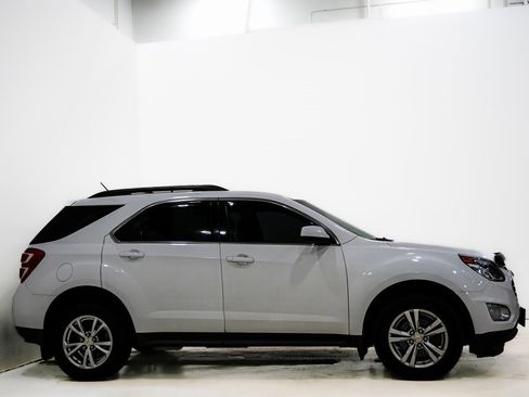 Used 2017 Chevrolet Equinox LT w/ Convenience Package image 5