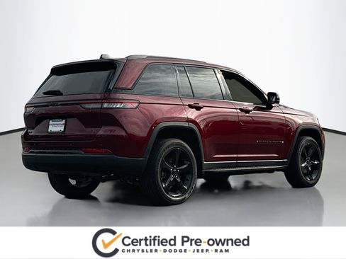 Certified 2024 Jeep Grand Cherokee Altitude image 2