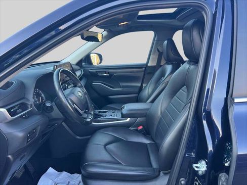 Certified 2023 Toyota Highlander XLE image 13