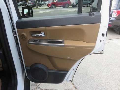Used 2012 Jeep Liberty Limited AWD/4WD image 28