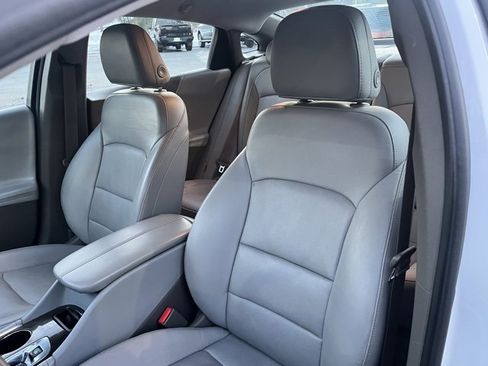 Used 2018 Chevrolet Malibu Premier w/ Driver Confidence Package image 5