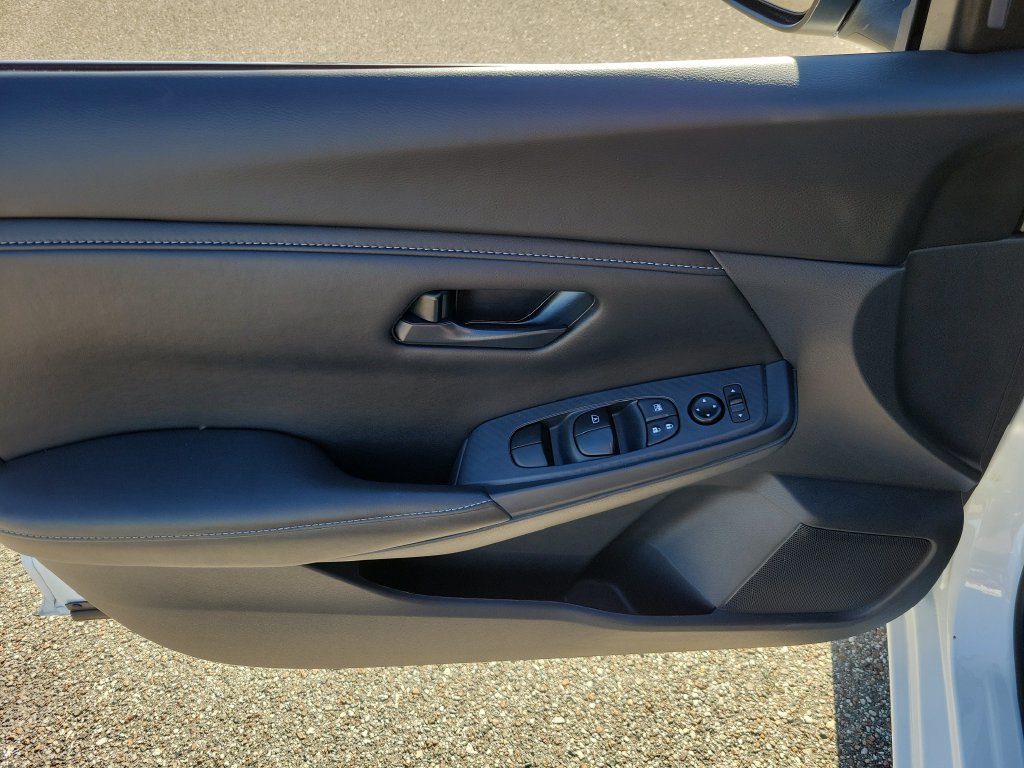 Certified 2025 Nissan Sentra S FWD image 11