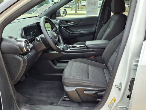 Used 2025 Chevrolet Equinox LT FWD image 22