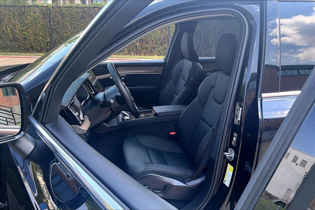 Certified 2026 Volvo XC90 B6 Plus AWD/4WD image 33