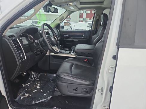Used 2013 RAM 1500 Laramie w/ Convenience Group image 10