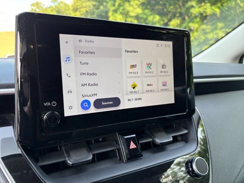 Used 2025 Toyota Corolla LE FWD image 20