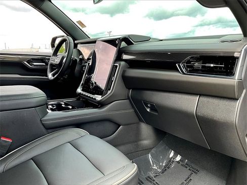 Certified 2025 GMC Yukon Elevation image 13