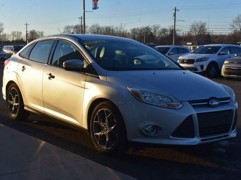 Used 2014 Ford Focus SE w/ Equipment Group 201A image 7