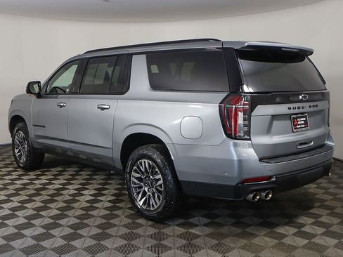 Used 2025 Chevrolet Suburban Z71 AWD/4WD image 12
