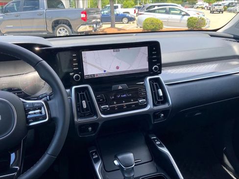Used 2023 Kia Sorento S w/ Panoramic Sunroof Package FWD image 7