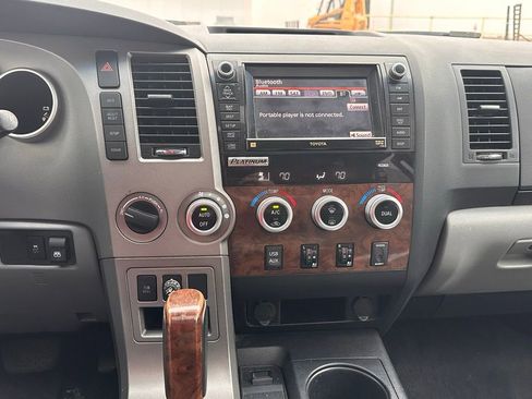 Used 2013 Toyota Tundra Platinum image 33