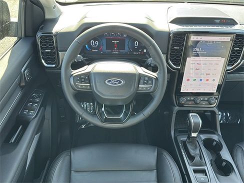 Used 2025 Ford Ranger Lariat w/ FX4 Off-Road Package image 11