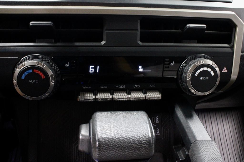 Used 2025 Toyota Tacoma TRD Sport AWD/4WD image 29