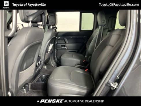 Used 2025 Land Rover Defender 130 X-Dynamic SE AWD/4WD image 23