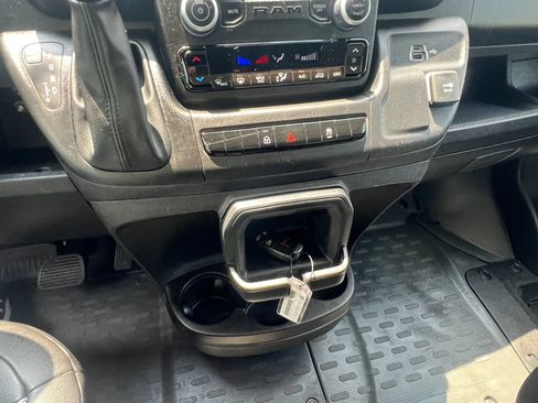 Used 2025 RAM ProMaster 2500 w/ Convenience Group FWD image 16