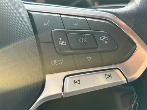 Used 2022 Volkswagen Taos SE image 32