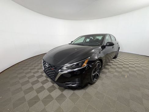 Used 2024 Nissan Altima 2.5 SR FWD image 27