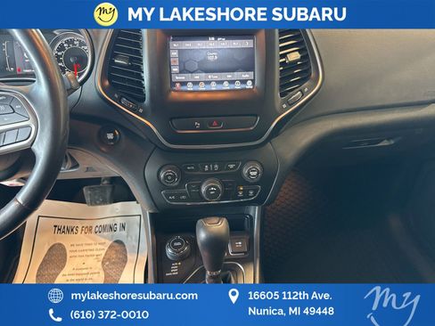 Used 2019 Jeep Cherokee Latitude Plus w/ Cold Weather Group image 22