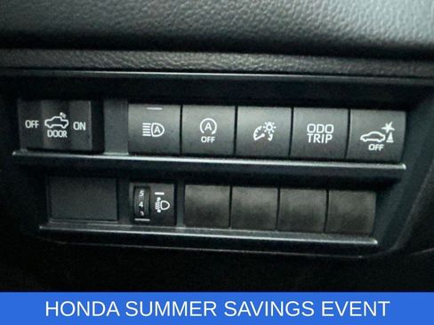 Used 2025 Toyota Tundra Limited AWD/4WD image 21