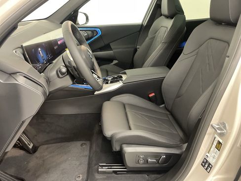 Used 2025 BMW X3 xDrive30i w/ Premium Package image 4