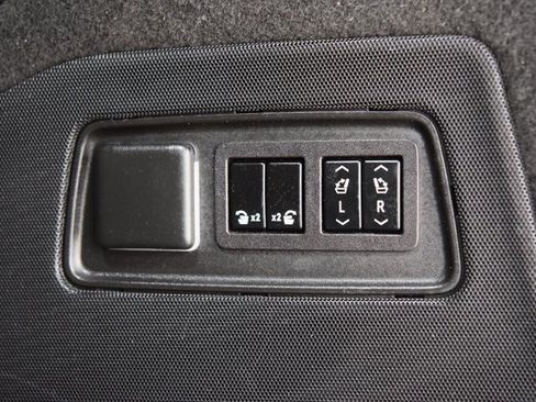 Used 2023 Cadillac Escalade Sport Platinum w/ LPO, ONYX Package image 21